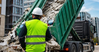 Вывоз строительного мусора в Артёме: услуги лицензированной компании — ПроМусор